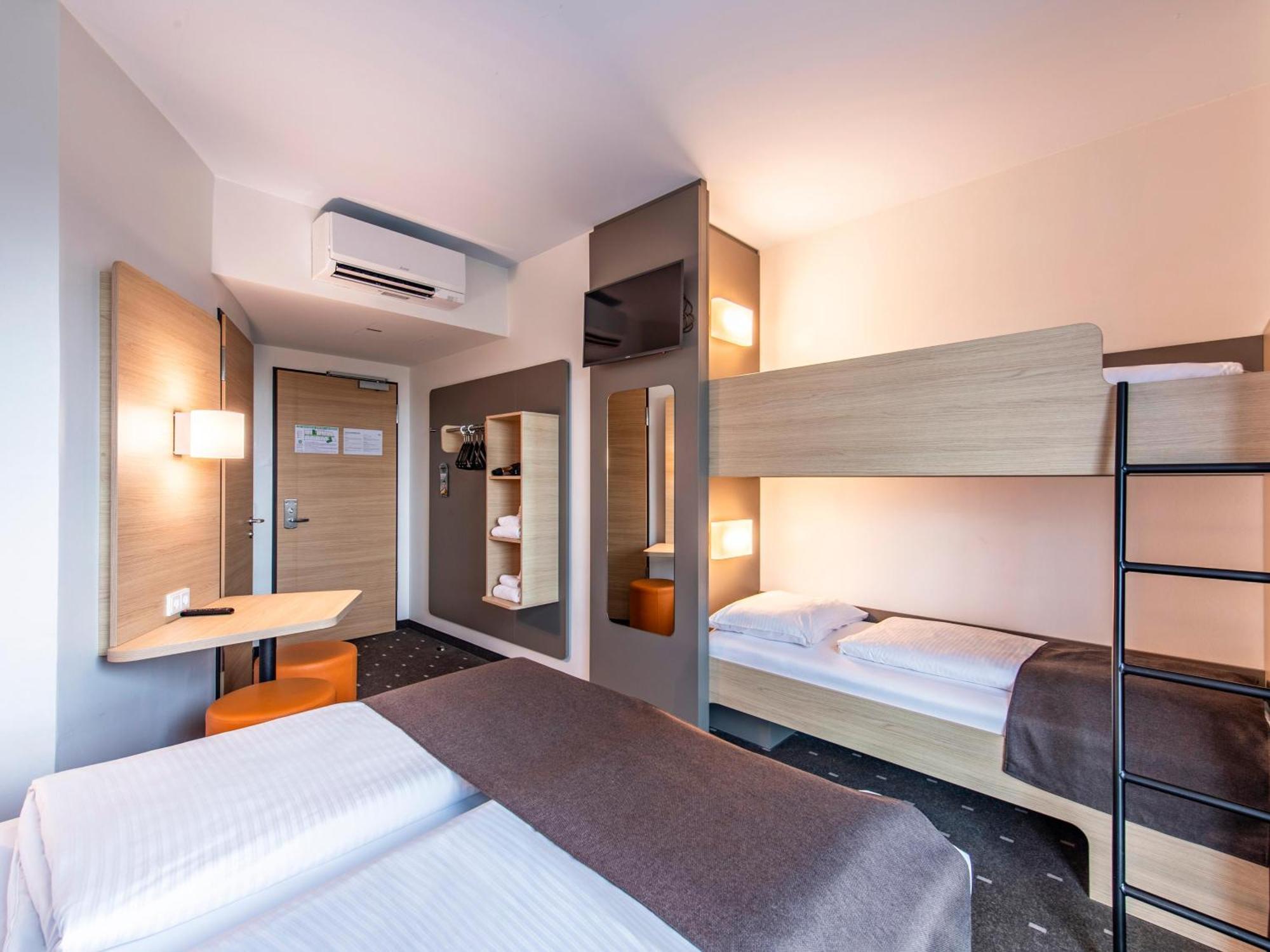 B&B Hotel Augsburg-Nord Екстериор снимка
